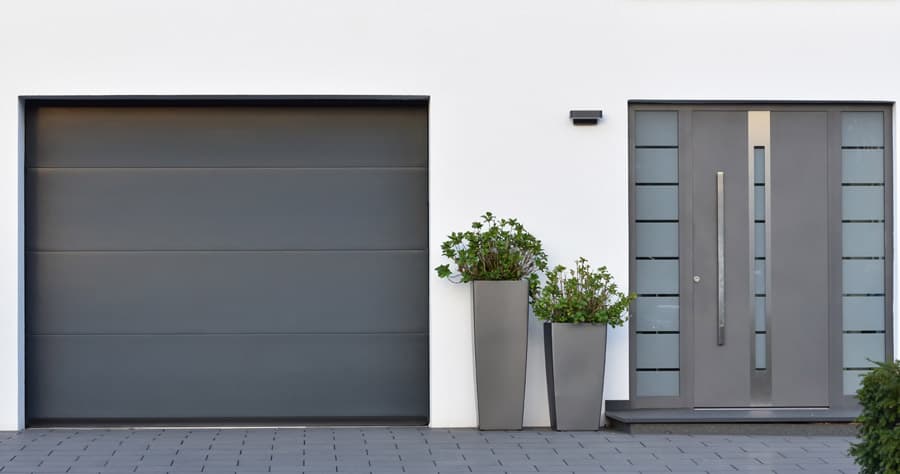 Puertas seccionales y en aluminio soldado